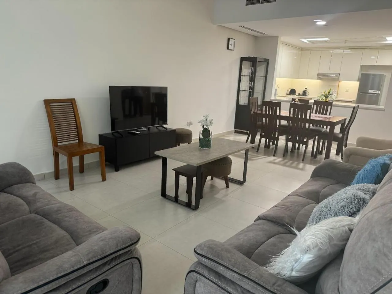 315 Furnished One Bedroom Apartment With Balcony Available For Short Term Stay Dubai